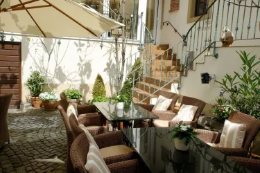 Kallstadter Hof - Hofterrasse (© Kallstadter Hof)