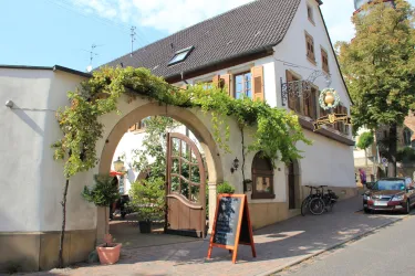 Straßenseite (© Thomas Konrad)