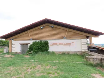 Römervilla, Außenansicht mit Grundrisskarte (© Urlaubsregion Freinsheim)