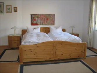 großes Doppelzimmer - Doppelbett