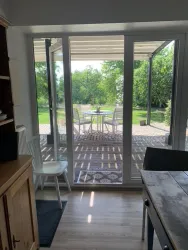 Blick aus der Küche in den Garten