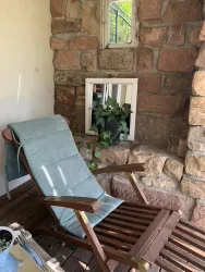 Überdachte Terrasse vor der Ferienwohnung