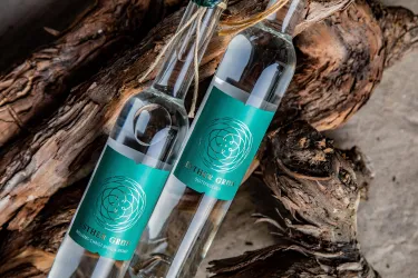 Destillate Weingut & Feinbrennerei Esther Grün (© Weingut Esther Grün)
