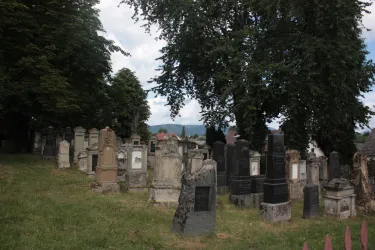 Der Jüdische Friedhof liegt am Ortsrand