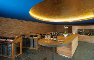 Westwind Weine Vinothek 2 (© Ullrich Knapp)