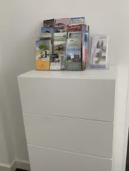 Infomaterial und Wanderkarten