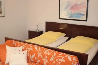 Schlafzimmer mit Sofa (© Fam. Weyland)