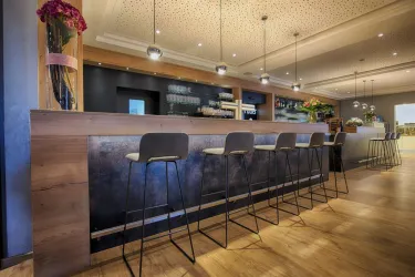 Bar_leer_2