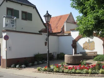Alter Dorfbrunnen Ortsteil Kriegsheim (© VG Monsheim, Fotograf M.Röhrenbeck)