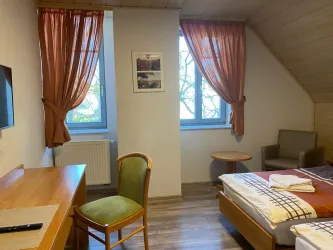 Zimmerim Gasthof Rheinhessenstube Fam. Matthes (© Gasthof "Zur Traube" Rheinhessenstube)