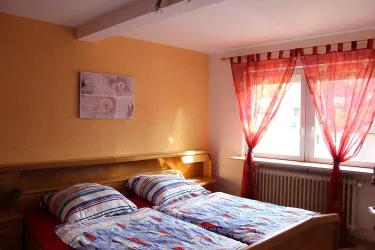 Schlafzimmer 1, Bild 1 (© Volker Christmann)