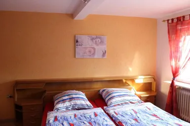 Schlafzimmer 1, Bild 3 (© Volker Christmann)
