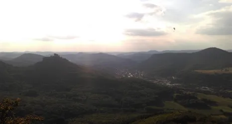 Blick nach Annweiler im Spätsommer