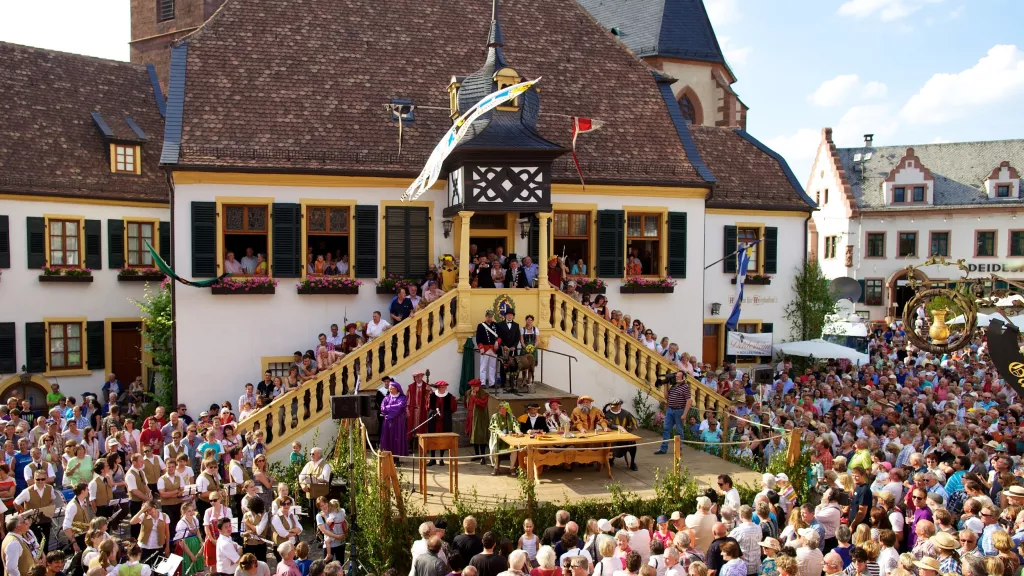 Geißbockversteigerung in Deidesheim