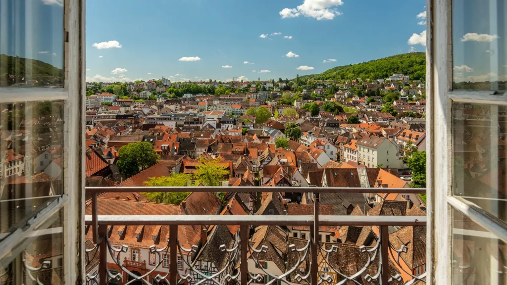 Blick auf Neustadt aus dem Fenster der Türmerwohnung