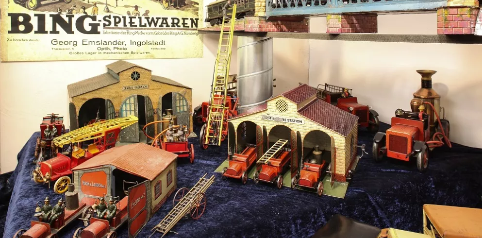 Alte Spielzeug-Feuerwehren im Spielzeughaus Freinsheim