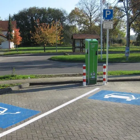 E-Ladesäule 1