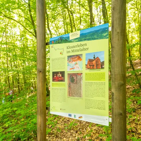 Station Klosterleben im Mittelalter (© Verein SÜW Annweiler e.V., Dominik Ketz)