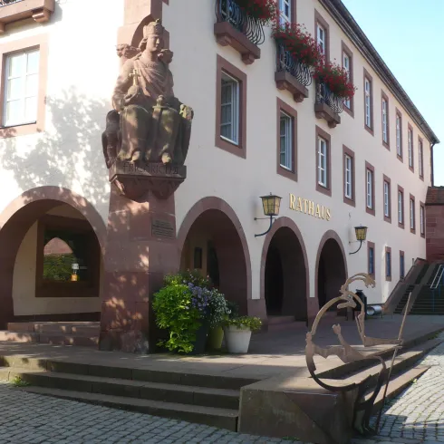 Rathausplatz (© Verein SÜW Annweiler am Trifels e.V.)