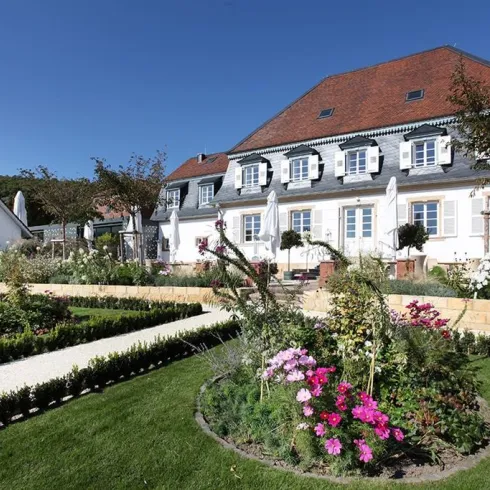 Schlössl Gartenansicht Schlössl Gartenansicht