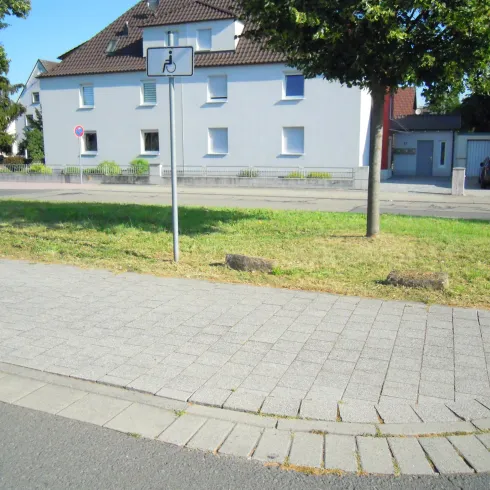 Barrierefreier Parkplatz Bahnhof Kandel
