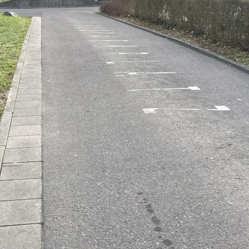 Busparkplatz am Bahnhof Kandel 1
