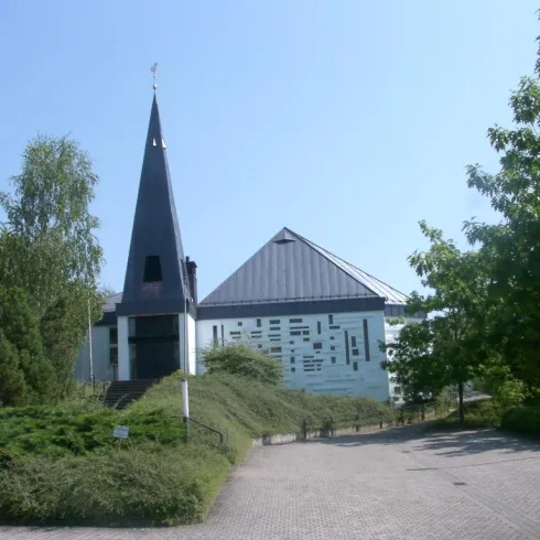 Protestantische Kirche (© Tourist-Info Otterbach-Otterberg) Protestantische Kirche (© Tourist-Info Otterbach-Otterberg)
