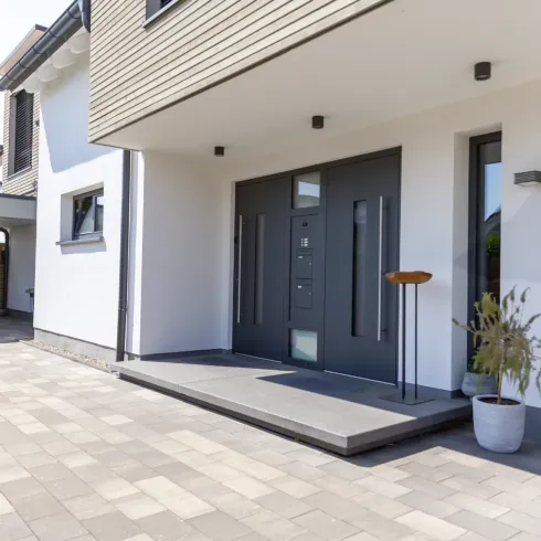 Hausfront Hausfront