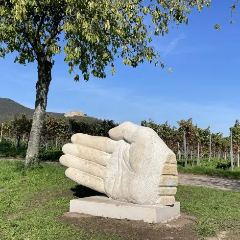 Hand (© Touristinformation Maikammer)