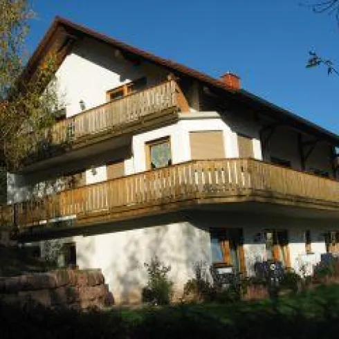 Pension Rauhbergblick 1 (© Archiv Verkehrsverein Südwestpfalz) Pension Rauhbergblick 1 (© Archiv Verkehrsverein Südwestpfalz)