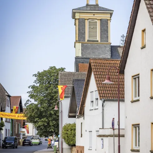 Prot. Kirche Böbingen (© Verein SÜW Edenkoben, T. Kujat) Prot. Kirche Böbingen (© Verein SÜW Edenkoben, T. Kujat)