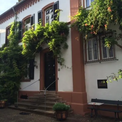 Außenansicht Eingangsbereich (© Villa PAN, Germersheim, Fam. Berkel) Außenansicht Eingangsbereich (© Villa PAN, Germersheim, Fam. Berkel)