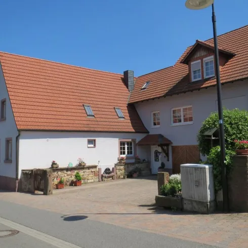 Hausansicht (© Familie Häuser) Hausansicht (© Familie Häuser)
