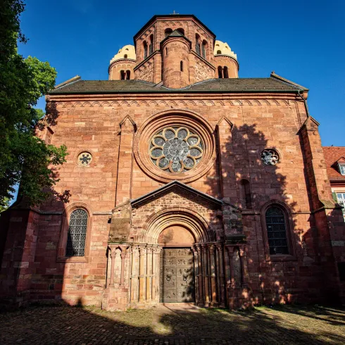 Kirche und Kloster St. Paulaus von außen (© Bernward Bertram)