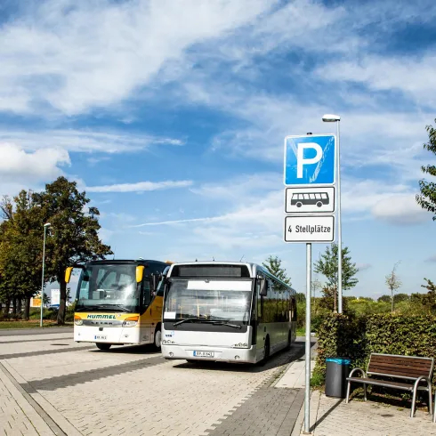 Reisebusparkplatz am Barbarossaplatz (© Bernsward Bertram) Reisebusparkplatz am Barbarossaplatz (© Bernsward Bertram)