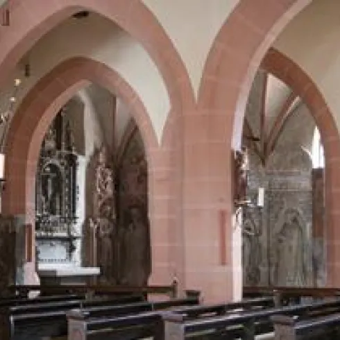 Blick zur Dalbergschen Grabkapelle (© Dr. Luzie Bratner, Mainz)