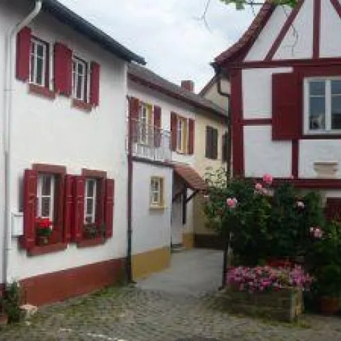 Außenansicht (hinteres Haus in der Bildmitte)