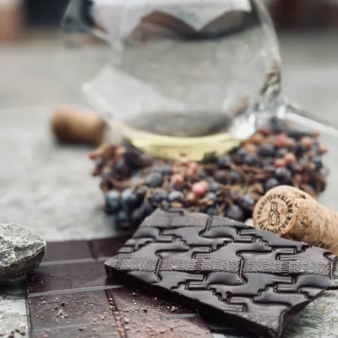 Soireé-Chocolat-Weinglas-gefüllt-Schokoladen-Bio-W Soireé-Chocolat-Weinglas-gefüllt-Schokoladen-Bio-W