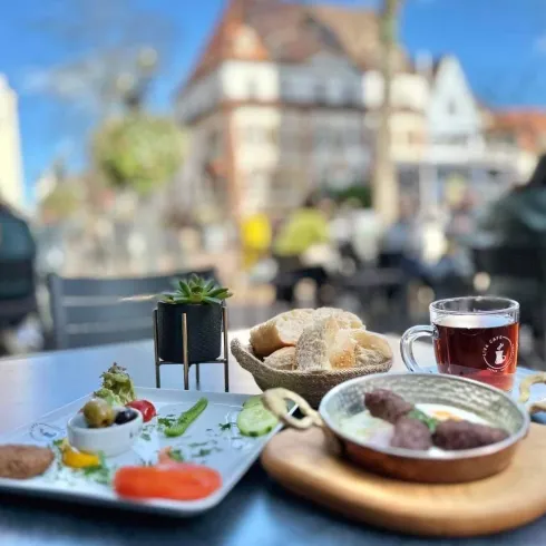 Frühstück_Außenbereich_Liva_Landau_Pfalz (© Kaya Liva Cafe Landau)