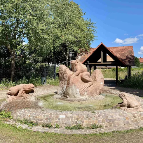Froschbrunnen Offenbach (1) Froschbrunnen Offenbach (1)