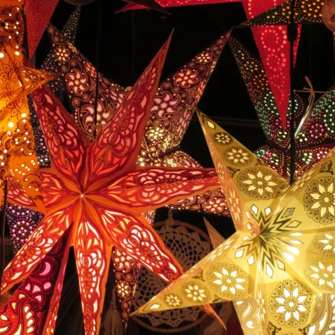 Bunte Sterne (© CC BY-SA SÜD Tourismus VG Bellheim,Petra Steinmetz)