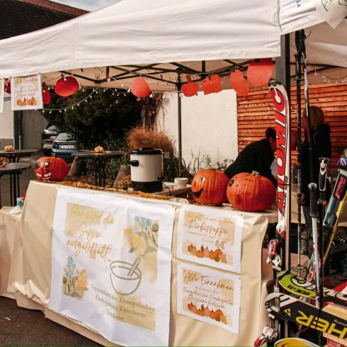Herbstmarkt auf dem Weedenplatz (© Weingut Beyer-Bähr)