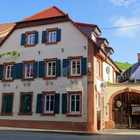 Außenansicht Küferhof St. Martin (© Jasmin-Schlimm Thierjung) Außenansicht Küferhof St. Martin (© Jasmin-Schlimm Thierjung)