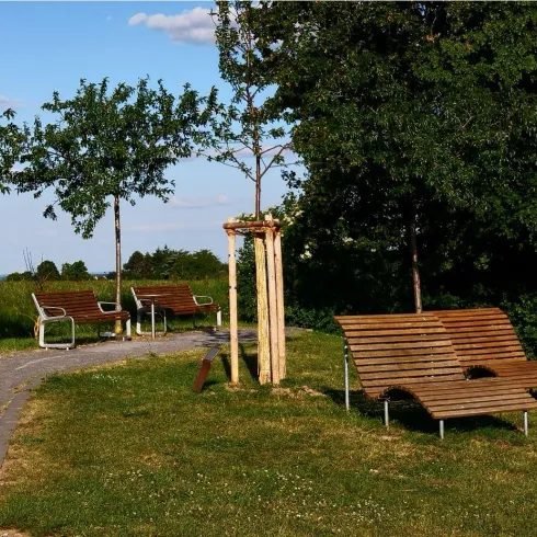 Liegebänke (© Verein Südliche Weinstrasse Herxheim e.V.)