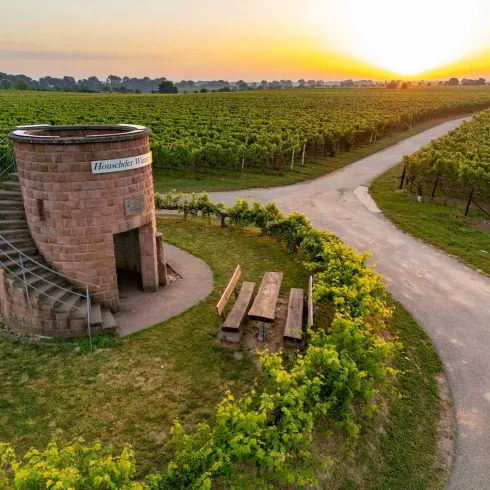 Sonnenaufgang am Hochstadter Winzerturm Sonnenaufgang am Hochstadter Winzerturm