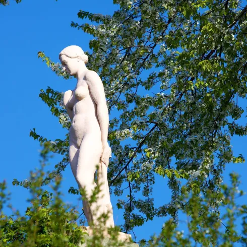 Eva im Paradiesgarten 2