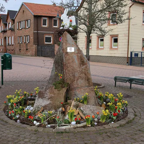 Dorfplatz Esthal (Startpunkt Esthaler Brunnenweg)