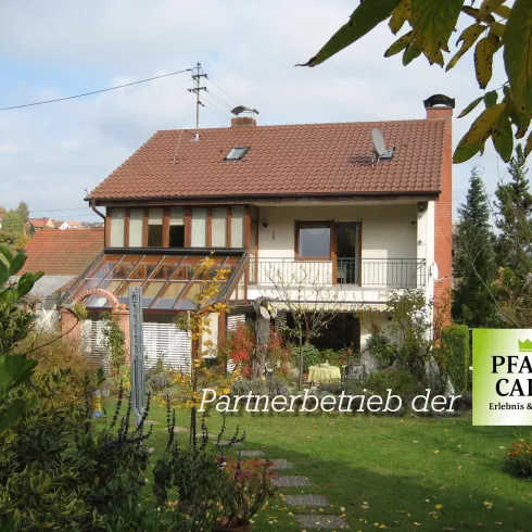 Haus_vom_Garten-m.Logo (© Fam.Pierot) Haus_vom_Garten-m.Logo (© Fam.Pierot)