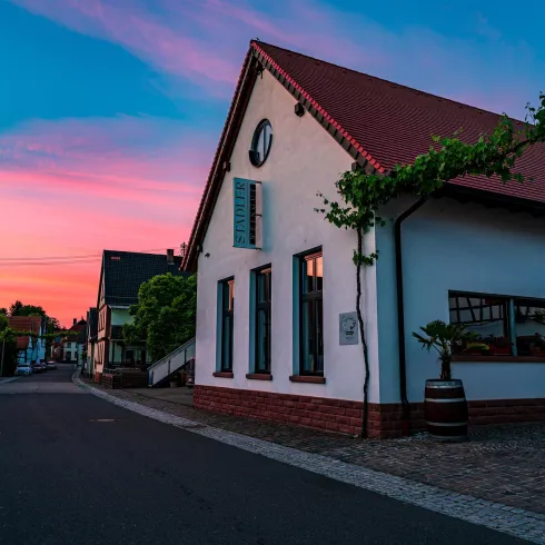 Weingut Stadler Dierbach (© Weingut Stadler) Weingut Stadler Dierbach (© Weingut Stadler)