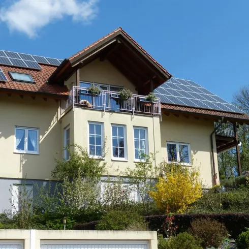 Westansicht mit Ferienwohnung (unten) Westansicht mit Ferienwohnung (unten)